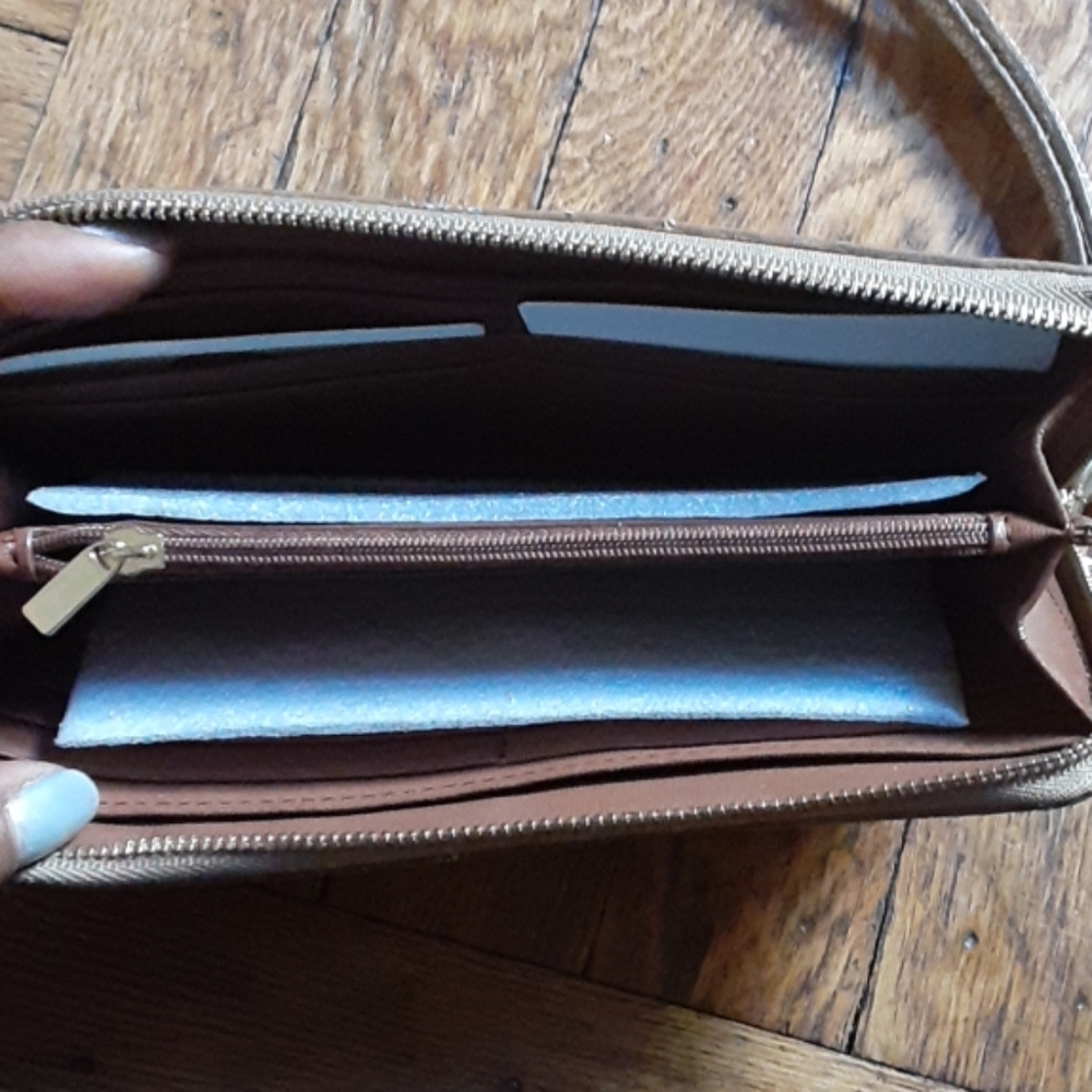 Wallet - Picture 2 of 3
